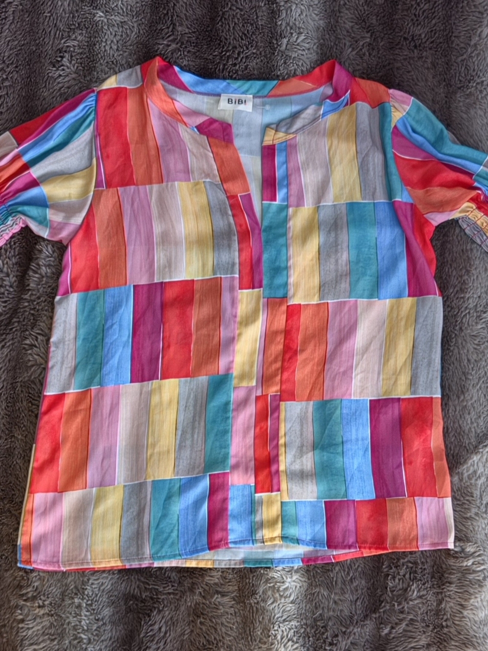 BIBI Colorful Geometric Patchwork V-Neck Smocked Sleeve Top M